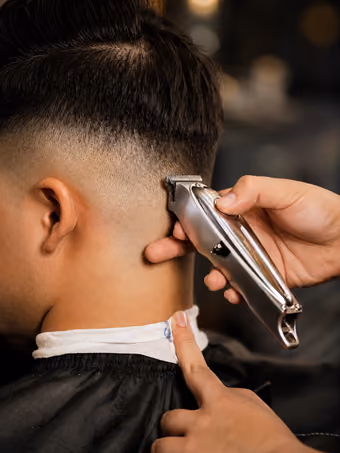 Präziser Skin-Fade mit dem Cordless-Trimmer